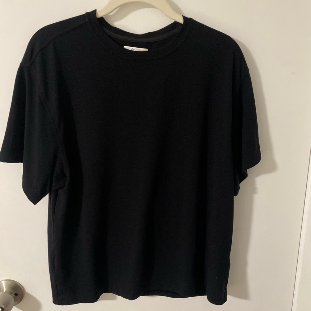 Columbia Women’s Black Short Sleeve Active Tee
